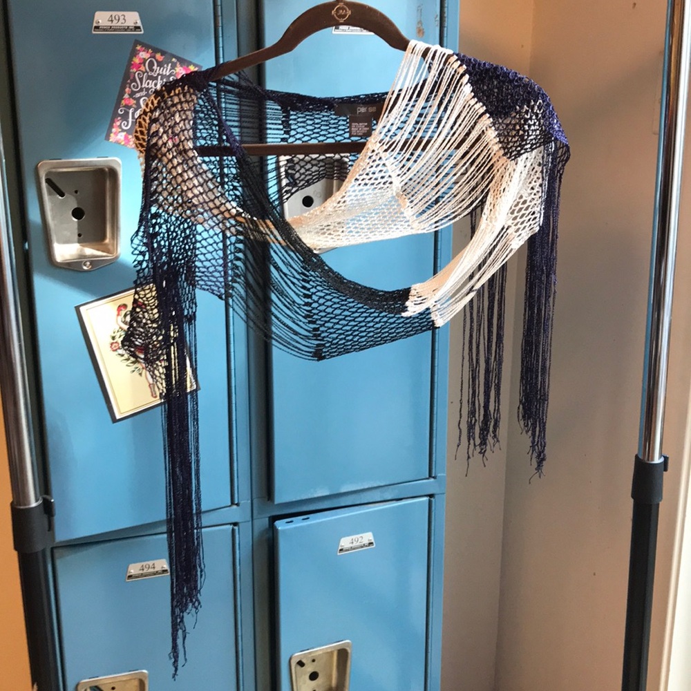 Per Se Woven Scarf w/Tassels
